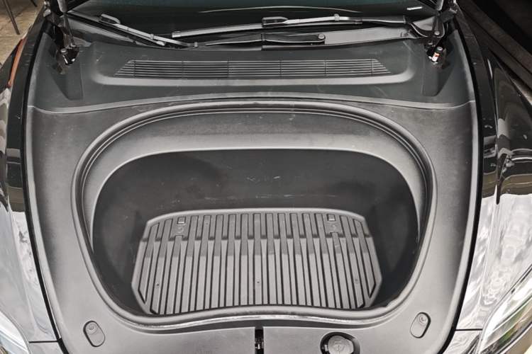 Used Tesla Model 3 2023 Rear-Wheel-Drive Version Engine Bay