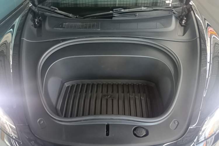 Used Tesla Model 3 2023 Rear-Wheel-Drive Version Engine Bay