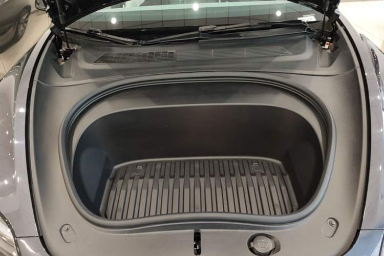 Used Tesla Model 3 2023 Rear-Wheel-Drive Version Engine Bay