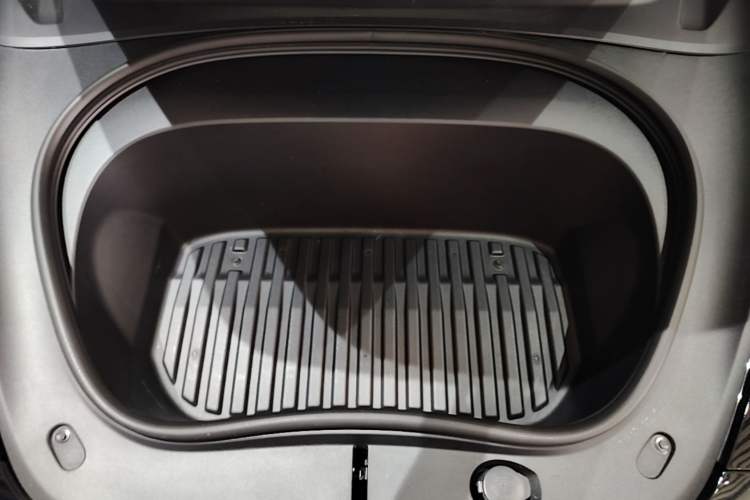 Used Tesla Model 3 2023 Rear-Wheel-Drive Version Engine Bay