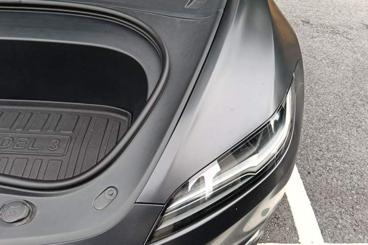 Used Tesla Model 3 2023 Rear-Wheel-Drive Version Engine Bay Left