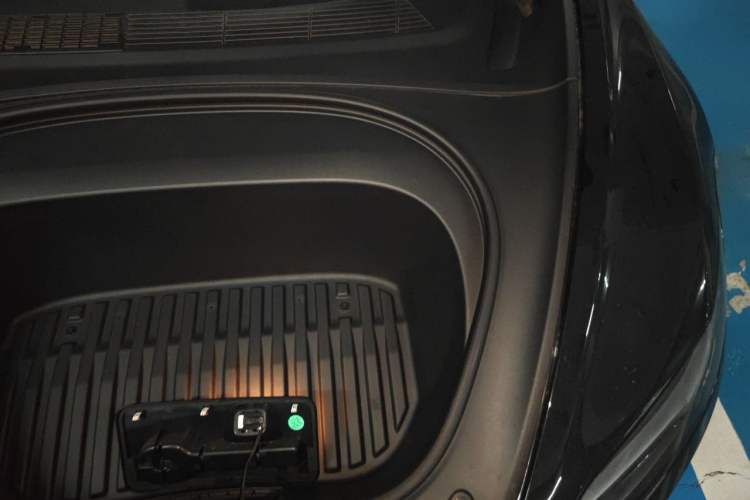 Used Tesla Model 3 2023 Rear-Wheel-Drive Version Engine Bay Left