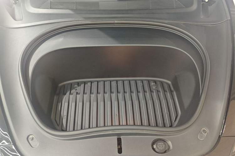 Used Tesla Model 3 2023 Rear-Wheel-Drive Version Engine Bay