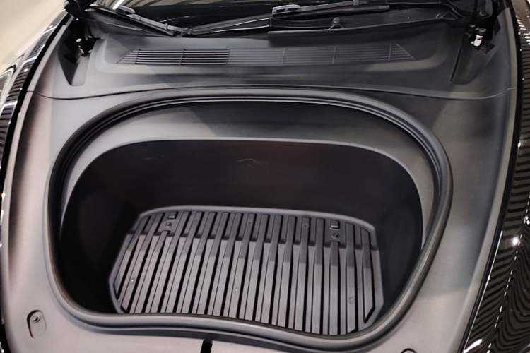 Used Tesla Model 3 2023 Rear-Wheel-Drive Version Engine Bay