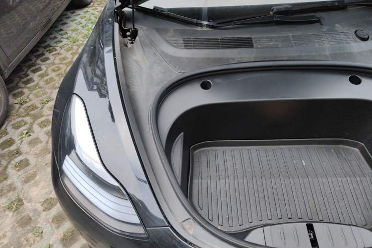 Used Tesla Model 3 2023 Rear-Wheel-Drive Version Engine Bay Right