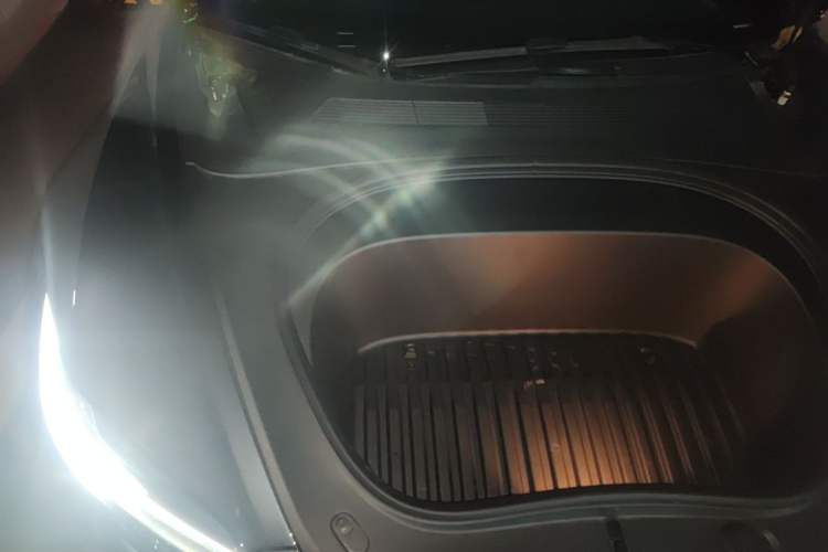 Used Tesla Model 3 2023 Rear-Wheel-Drive Version Engine Bay Right