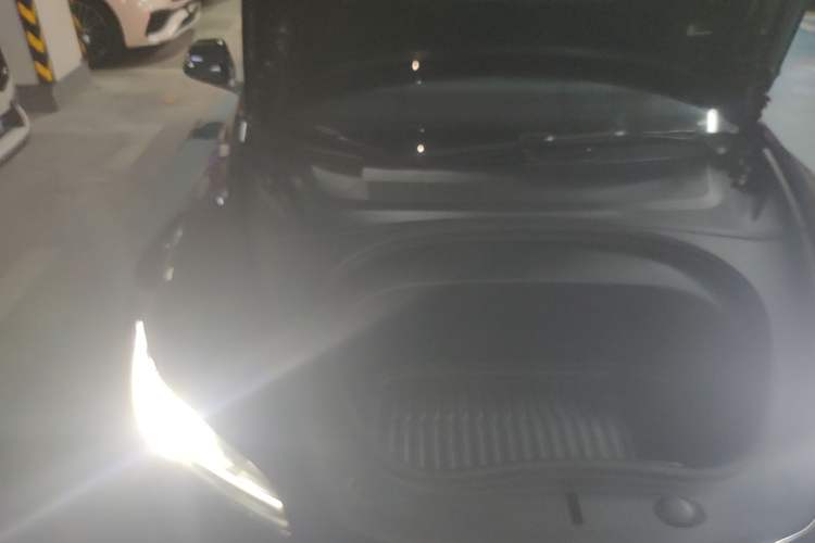 Used Tesla Model 3 2023 Rear-Wheel-Drive Version Engine Bay Right