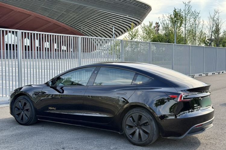 Used Tesla Model 3 2023 Rear-Wheel-Drive Version Exterior 1