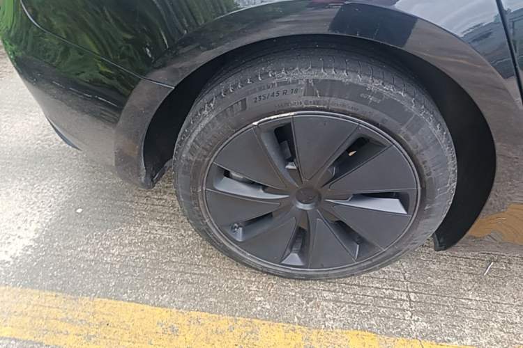 Used Tesla Model 3 2023 Rear-Wheel-Drive Version Exterior 2