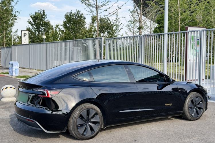 Used Tesla Model 3 2023 Rear-Wheel-Drive Version Exterior 2