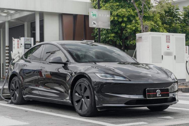 Used Tesla Model 3 2023 Rear-Wheel-Drive Version Exterior 2