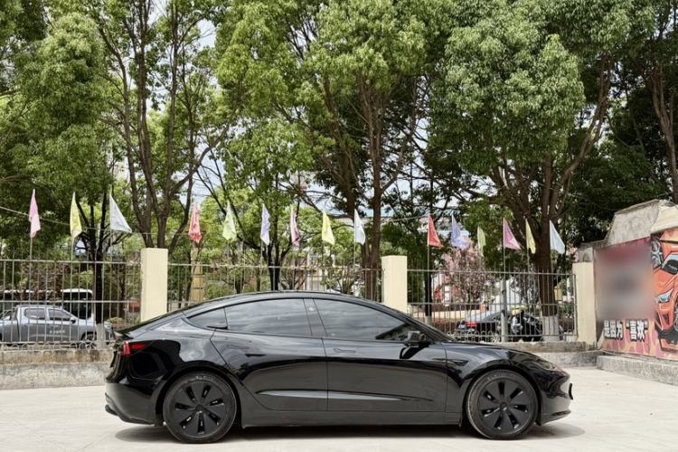 Used Tesla Model 3 2023 Rear-Wheel-Drive Version Exterior 2