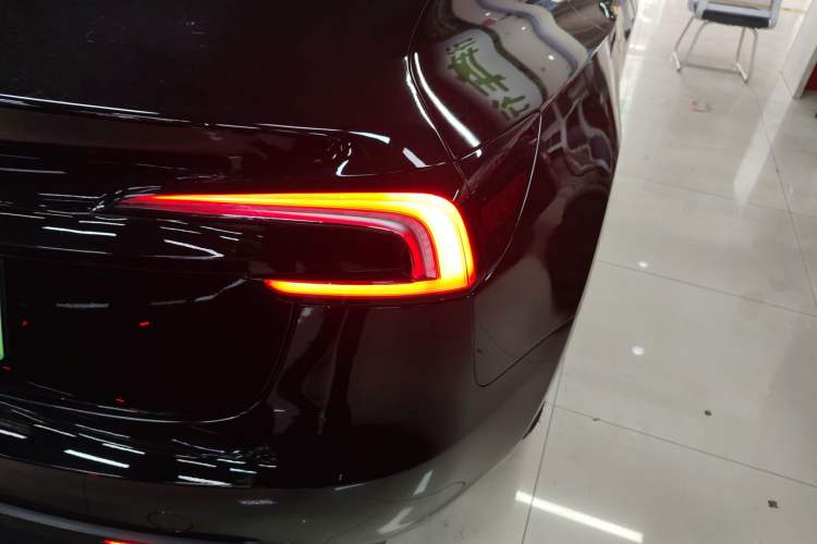 Used Tesla Model 3 2023 Rear-Wheel-Drive Version Exterior 3