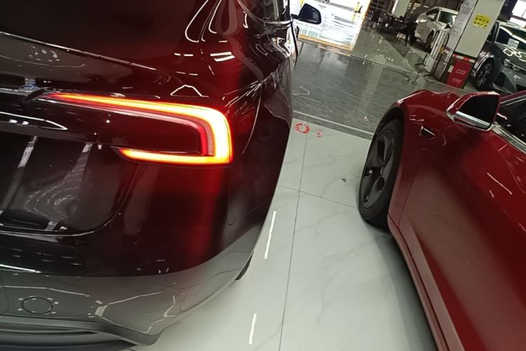 Used Tesla Model 3 2023 Rear-Wheel-Drive Version Exterior 3