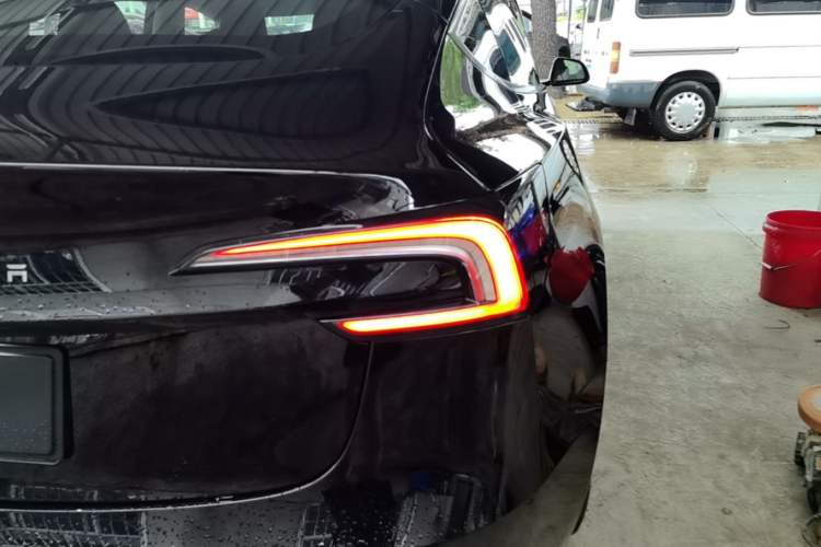 Used Tesla Model 3 2023 Rear-Wheel-Drive Version Exterior 3