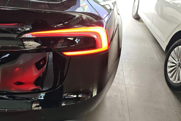 Used Tesla Model 3 2023 Rear-Wheel-Drive Version Exterior 3
