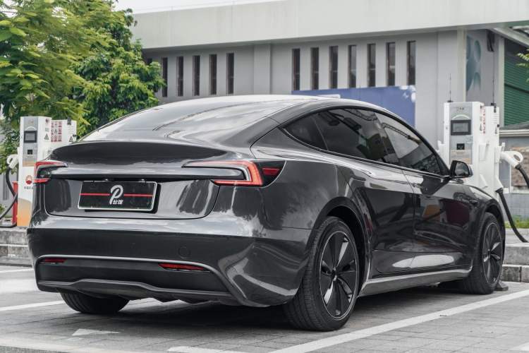 Used Tesla Model 3 2023 Rear-Wheel-Drive Version Exterior 3