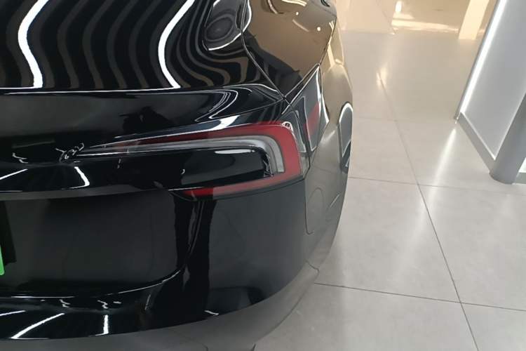 Used Tesla Model 3 2023 Rear-Wheel-Drive Version Exterior 3