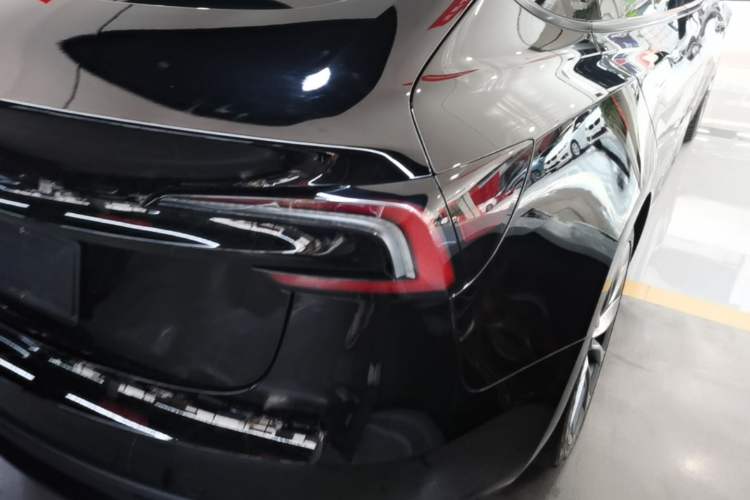 Used Tesla Model 3 2023 Rear-Wheel-Drive Version Exterior 3
