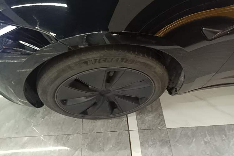 Used Tesla Model 3 2023 Rear-Wheel-Drive Version Exterior 4