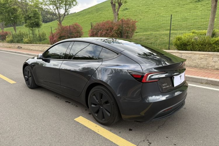Used Tesla Model 3 2023 Rear-Wheel-Drive Version Exterior 4
