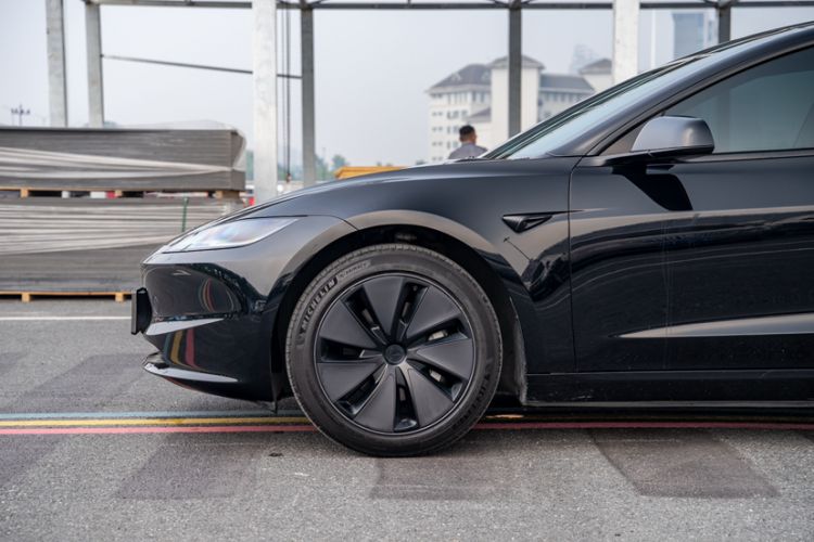 Used Tesla Model 3 2023 Long-Range All-Wheel-Drive Version Exterior 5