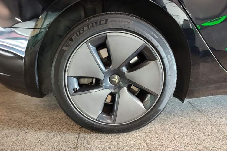 Used Tesla Model 3 2023 Rear-Wheel-Drive Version Exterior 5