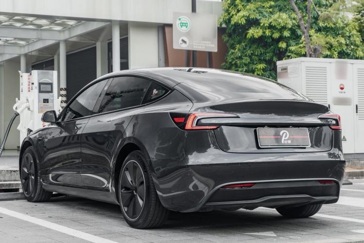 Used Tesla Model 3 2023 Rear-Wheel-Drive Version Exterior 5