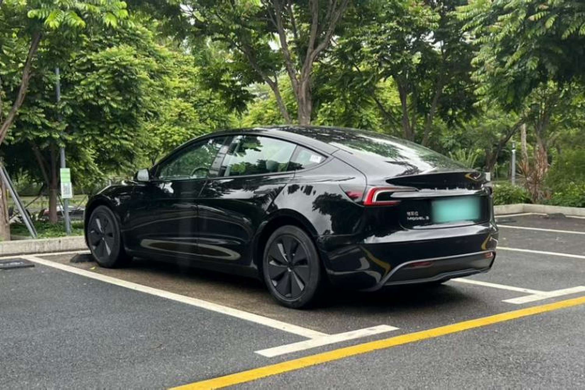 Used Tesla Model 3 2023 Rear-Wheel-Drive Version Exterior 7