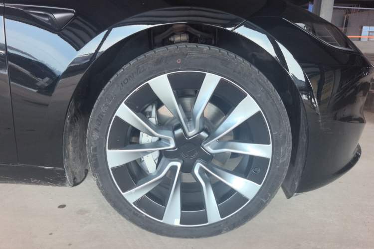 Used Tesla Model 3 2023 Long-Range All-Wheel-Drive Version Exterior 7