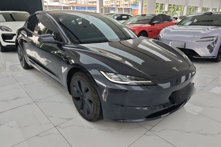 Used Tesla Model 3 2023 Rear-Wheel-Drive Version Front Right 45 Deg