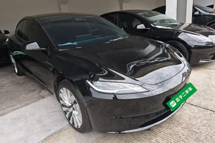 Used Tesla Model 3 2023 Rear-Wheel-Drive Version Front Right 45 Deg