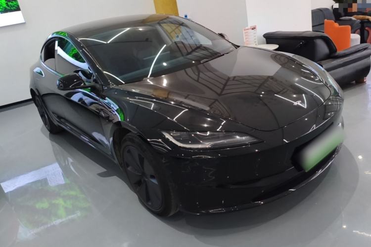 Used Tesla Model 3 2023 Rear-Wheel-Drive Version Front Right 45 Deg