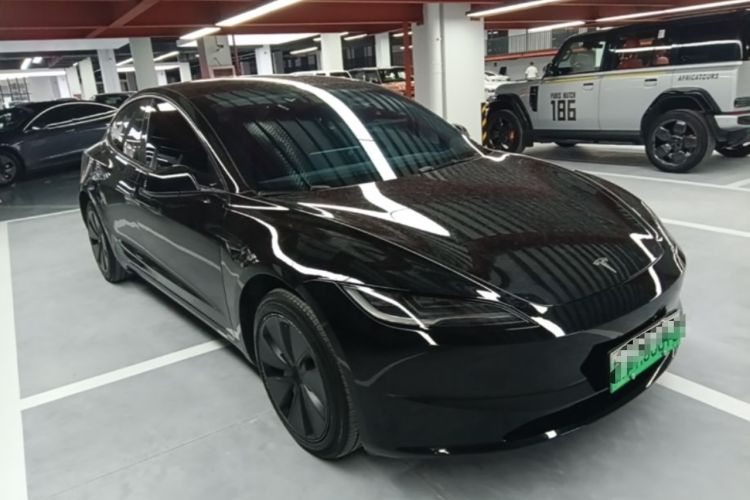 Used Tesla Model 3 2023 Rear-Wheel-Drive Version Front Right 45 Deg