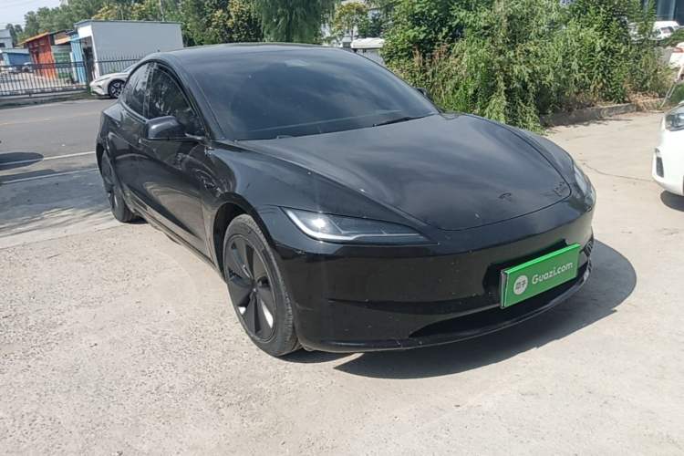 Used Tesla Model 3 2023 Rear-Wheel-Drive Version Front Right 45 Deg