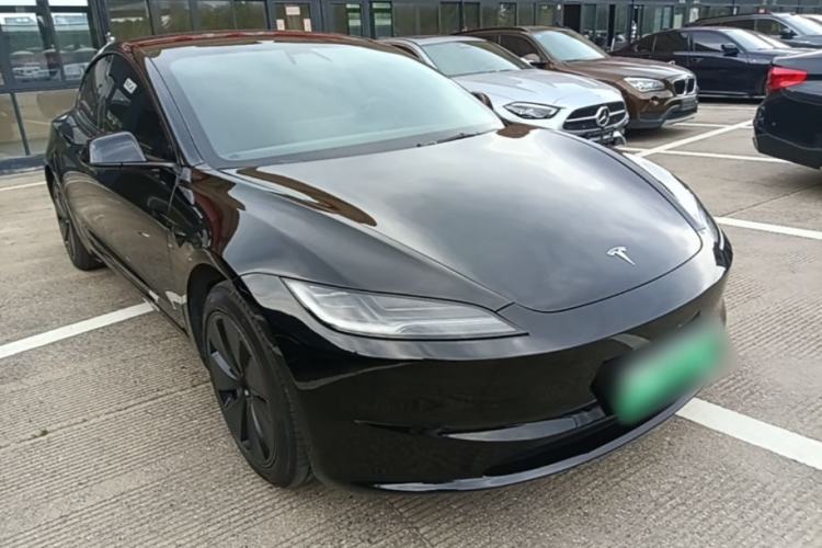 Used Tesla Model 3 2023 Rear-Wheel-Drive Version Front Right 45 Deg