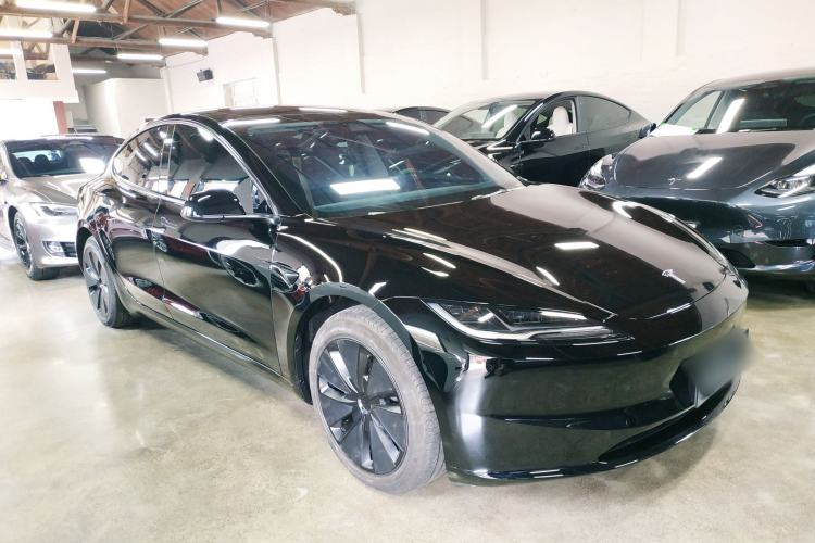 Used Tesla Model 3 2023 Rear-Wheel-Drive Version Front Right 45 Deg