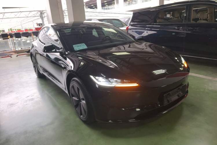 Used Tesla Model 3 2023 Rear-Wheel-Drive Version Front Right 45 Deg