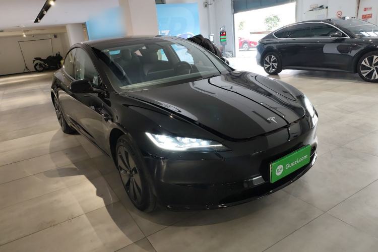 Used Tesla Model 3 2023 Rear-Wheel-Drive Version Front Right 45 Deg