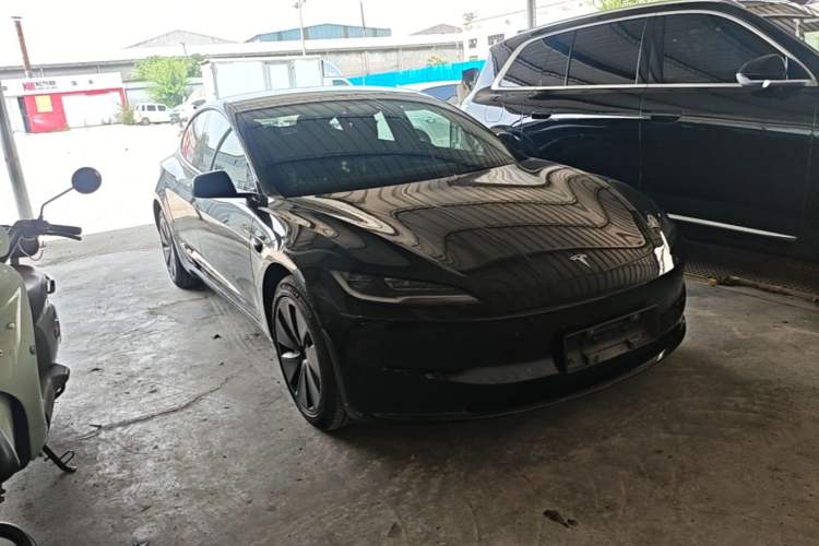 Used Tesla Model 3 2023 Rear-Wheel-Drive Version Front Right 45 Deg