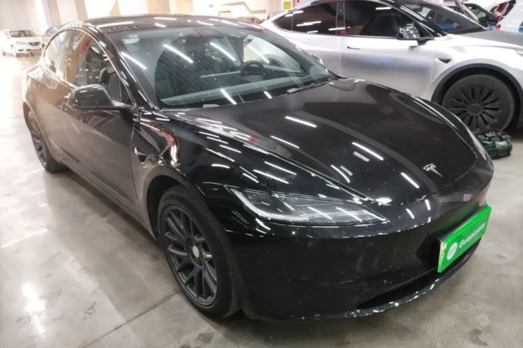Used Tesla Model 3 2023 Rear-Wheel-Drive Version Front Right 45 Deg