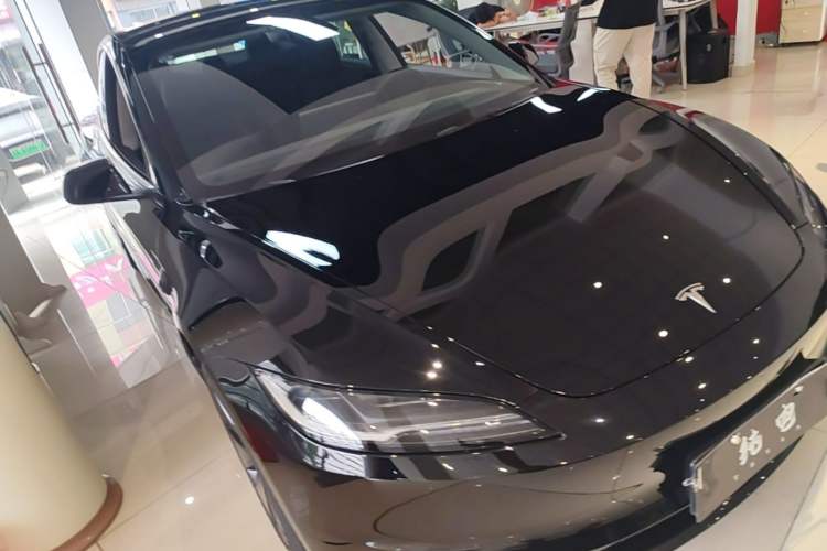 Used Tesla Model 3 2023 Long-Range All-Wheel-Drive Version Front Right 45 Deg