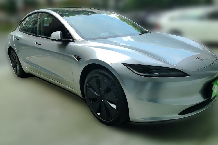 Used Tesla Model 3 2023 Rear-Wheel-Drive Version Front Right 45 Deg