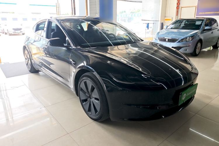 Used Tesla Model 3 2023 Rear-Wheel-Drive Version Front Right 45 Deg