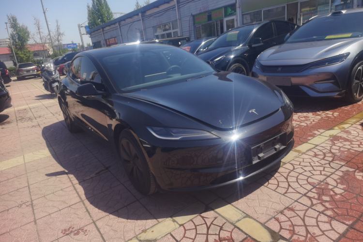 Used Tesla Model 3 2023 Long-Range All-Wheel-Drive Version Front Right 45 Deg