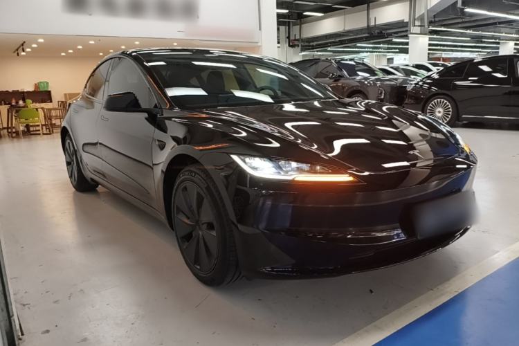 Used Tesla Model 3 2023 Rear-Wheel-Drive Version Front Right 45 Deg