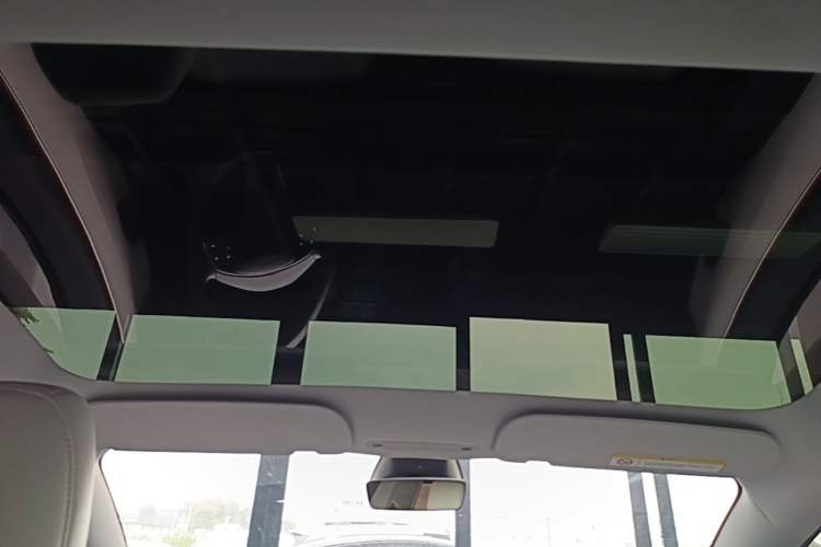 Used Tesla Model 3 2023 Long-Range All-Wheel-Drive Version Headliner
