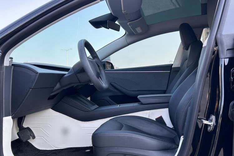 Used Tesla Model 3 2023 Rear-Wheel-Drive Version Interior 1
