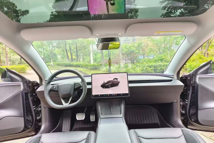 Used Tesla Model 3 2023 Rear-Wheel-Drive Version Interior 2