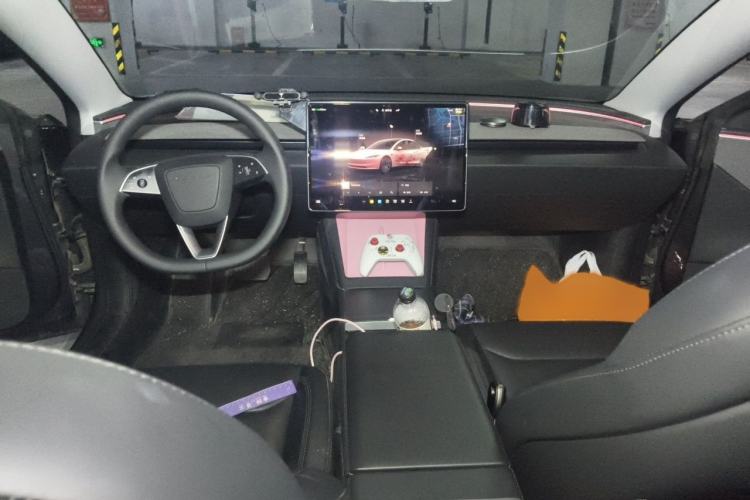 Used Tesla Model 3 2023 Rear-Wheel-Drive Version Interior 2